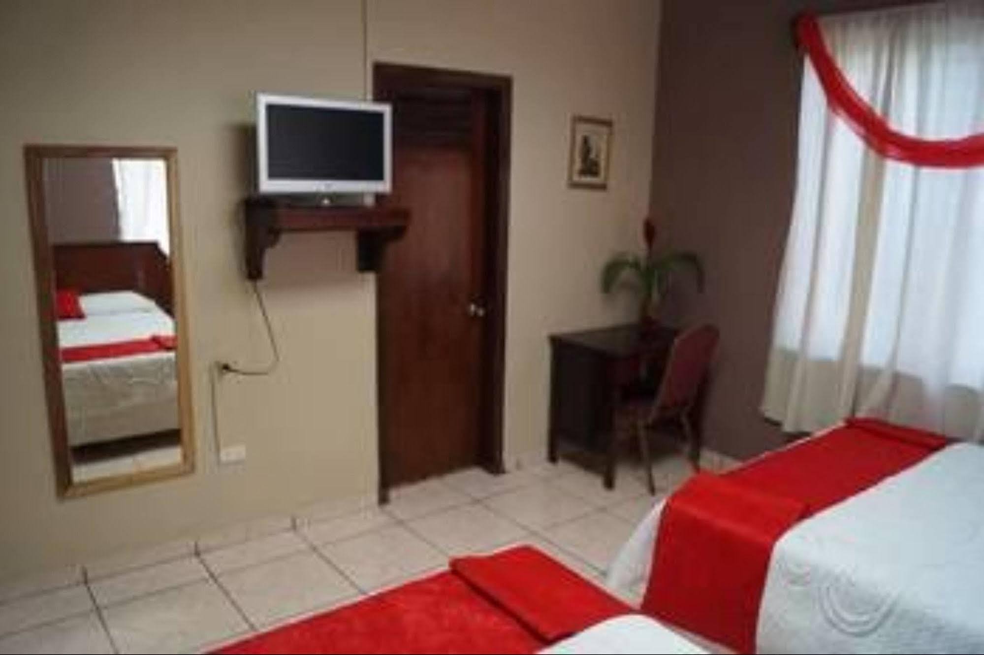 Micro Hotel Rio De Piedras San Pedro Sula Bagian luar foto
